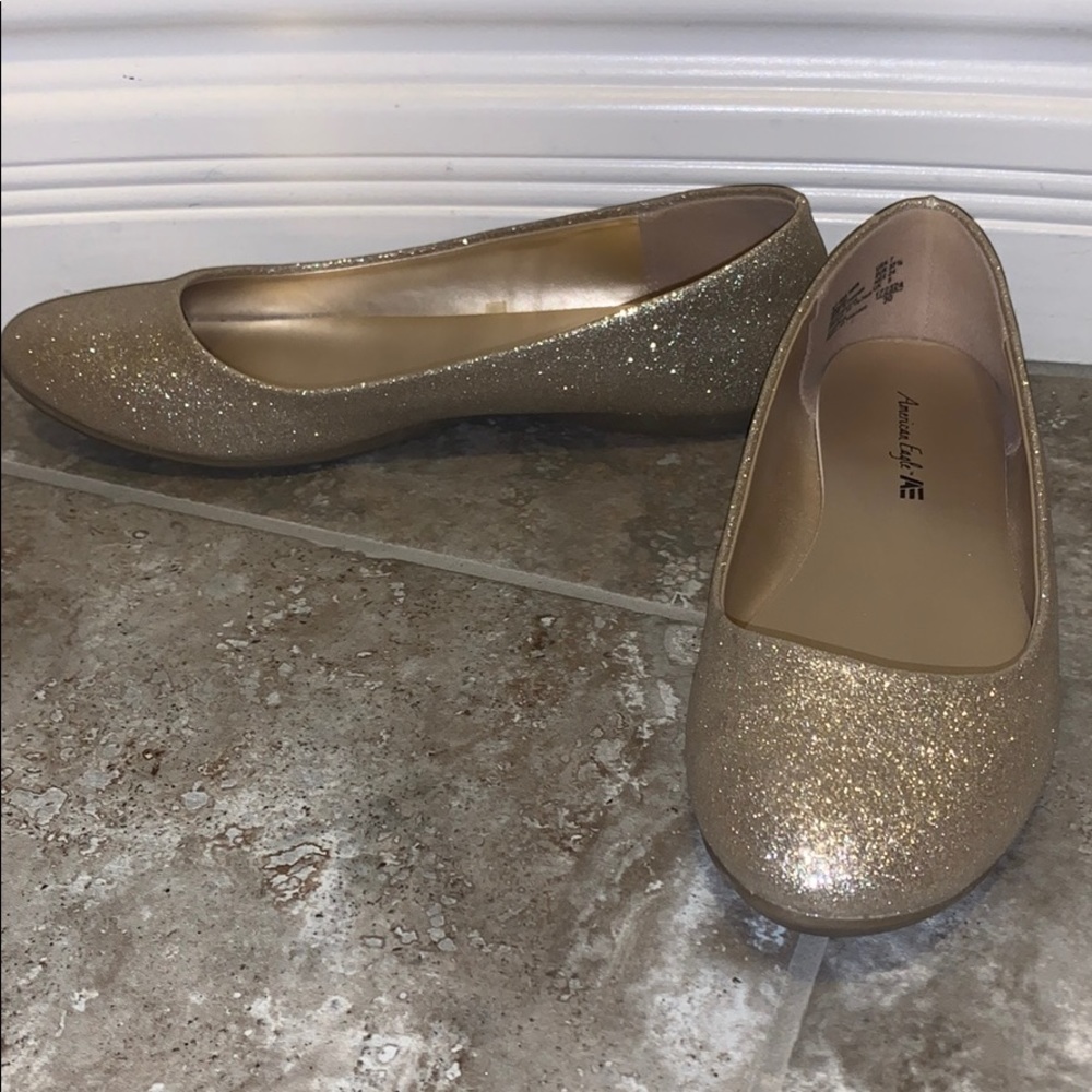 American Eagle, flats